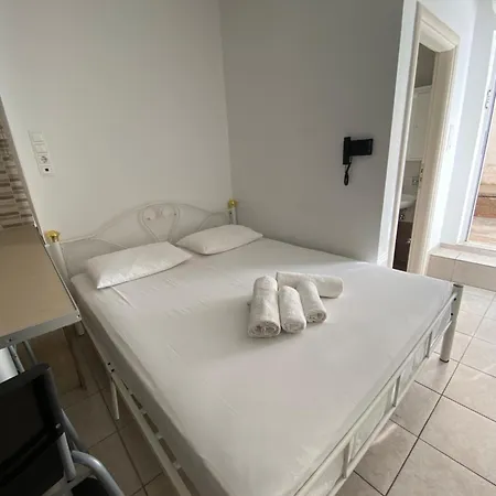 Loutraki Studio Apartment